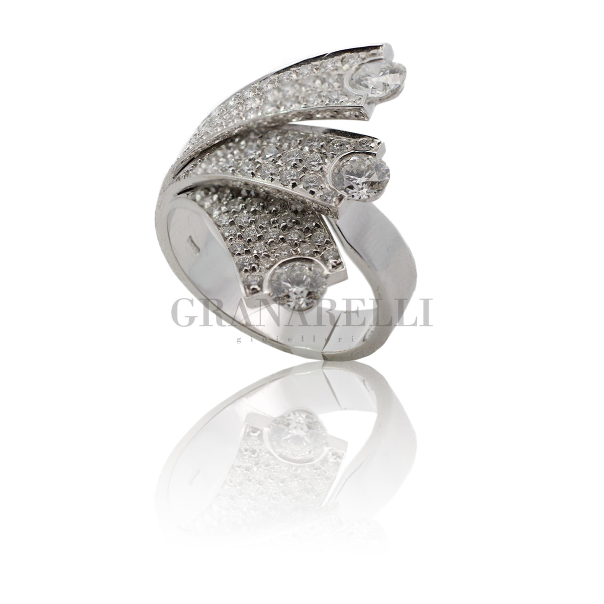 Ring three bands with white gold diamonds