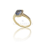 Anello in Oro giallo con Zaffiro 1.52kt e contorno di Diamanti