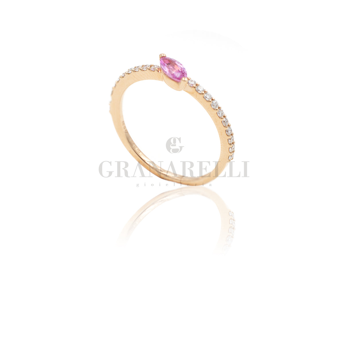 Diamond and sapphire shuttle ring in rose golden sapphire