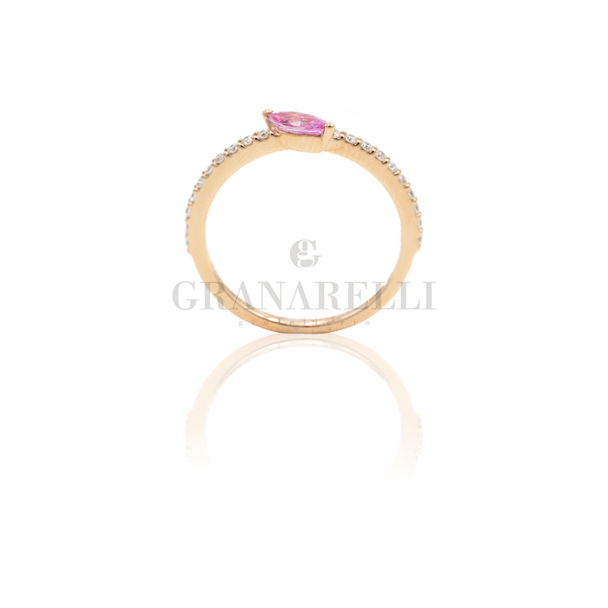 Diamond and sapphire shuttle ring in rose golden sapphire