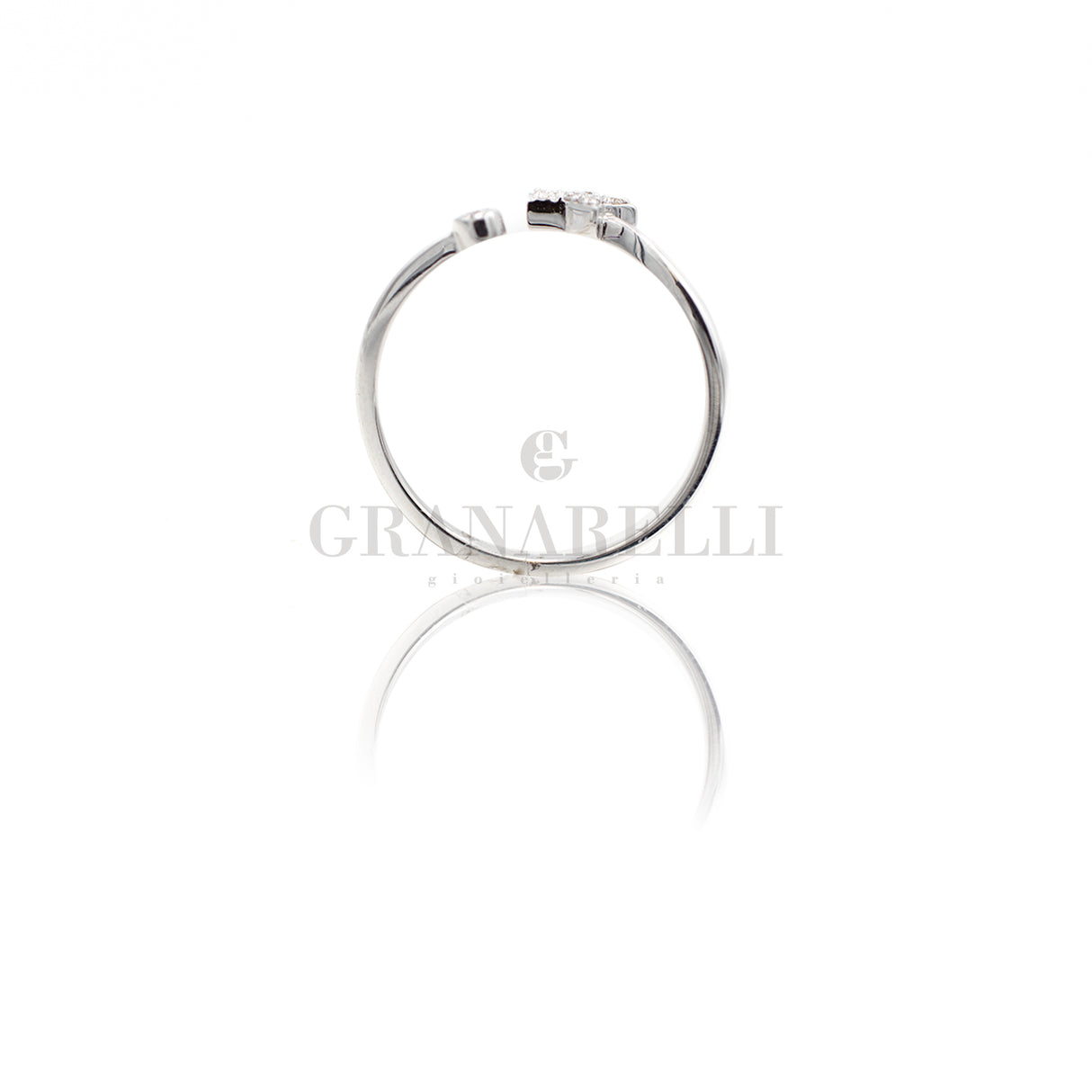Star ring and stem in white gold with brilliant