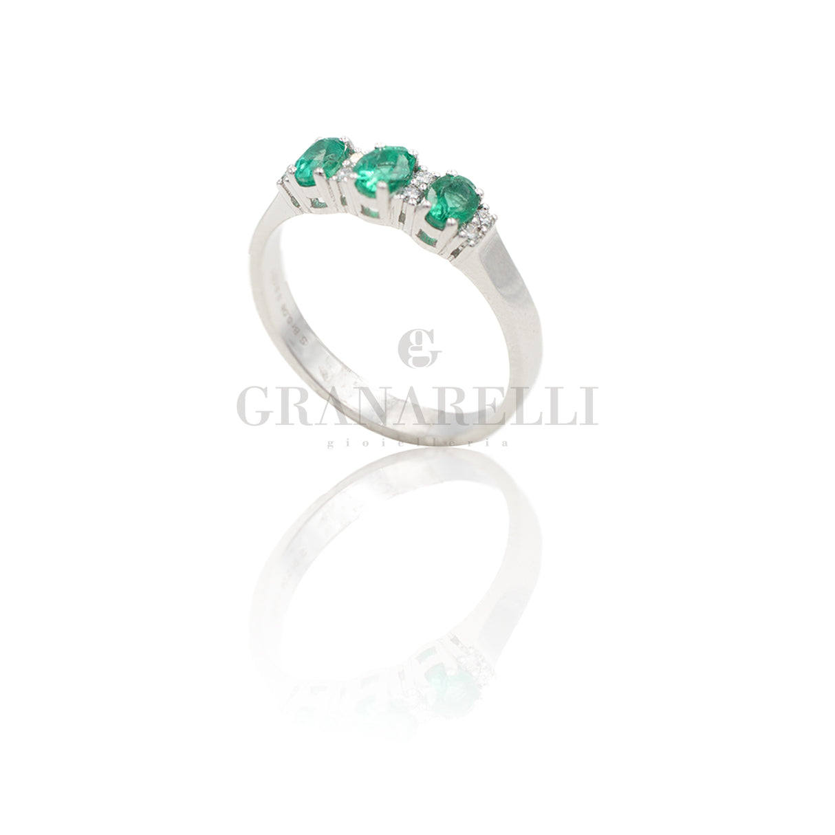 Anello 3 Smeraldi e Diamanti Bianchi