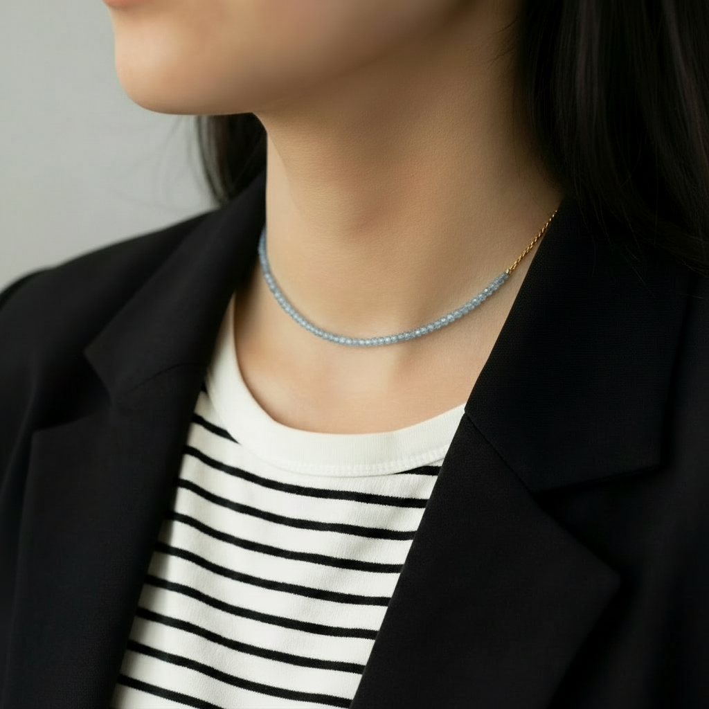 Collana con calcedonio blu e catena oro giallo