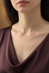 Collana con cuori in diamanti - foto lifestyle da catalogo