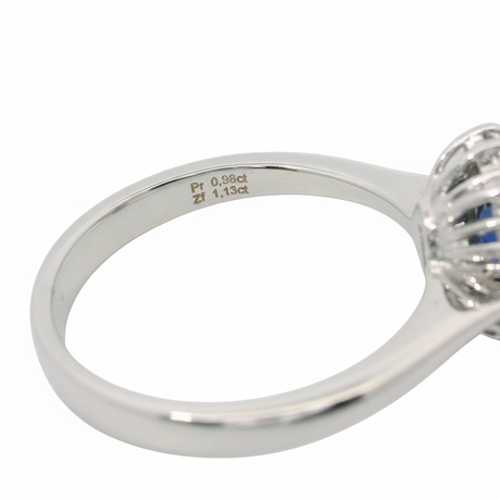 Dettaglio interno anello con incisioni - sfondo trasparente