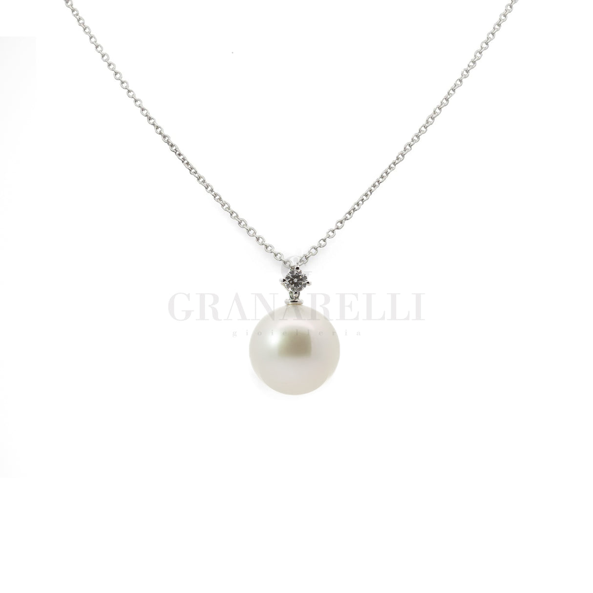 Nachlaufohrringe mit Diamanten