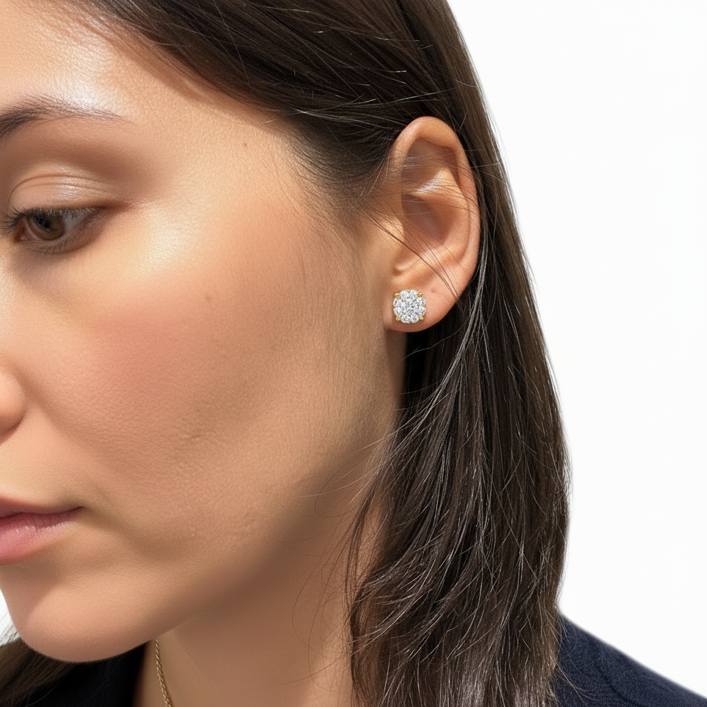 Orecchini cluster 8,4mm su modella