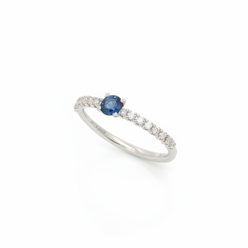 Ring sapphire white gold clean background