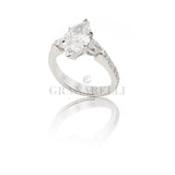 Solitary ring diamond shuttles in white gold