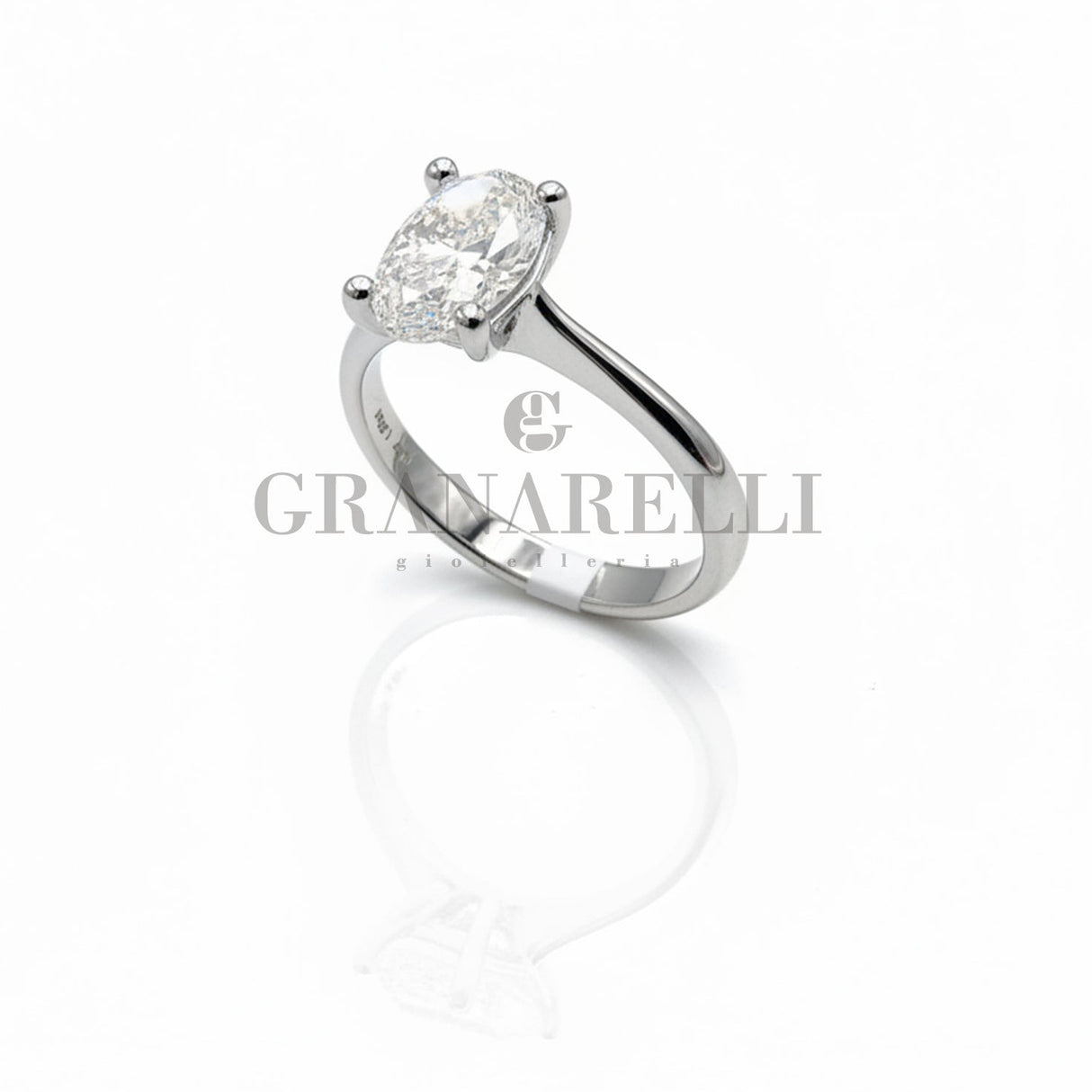 Anello in Oro Bianco con Diamante taglio Ovale 1.50kt GIA