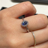 Anello Solitario Zaffiro e Diamanti in Oro Bianco-Anelli-RECARLO-13-Gioielleria Granarelli