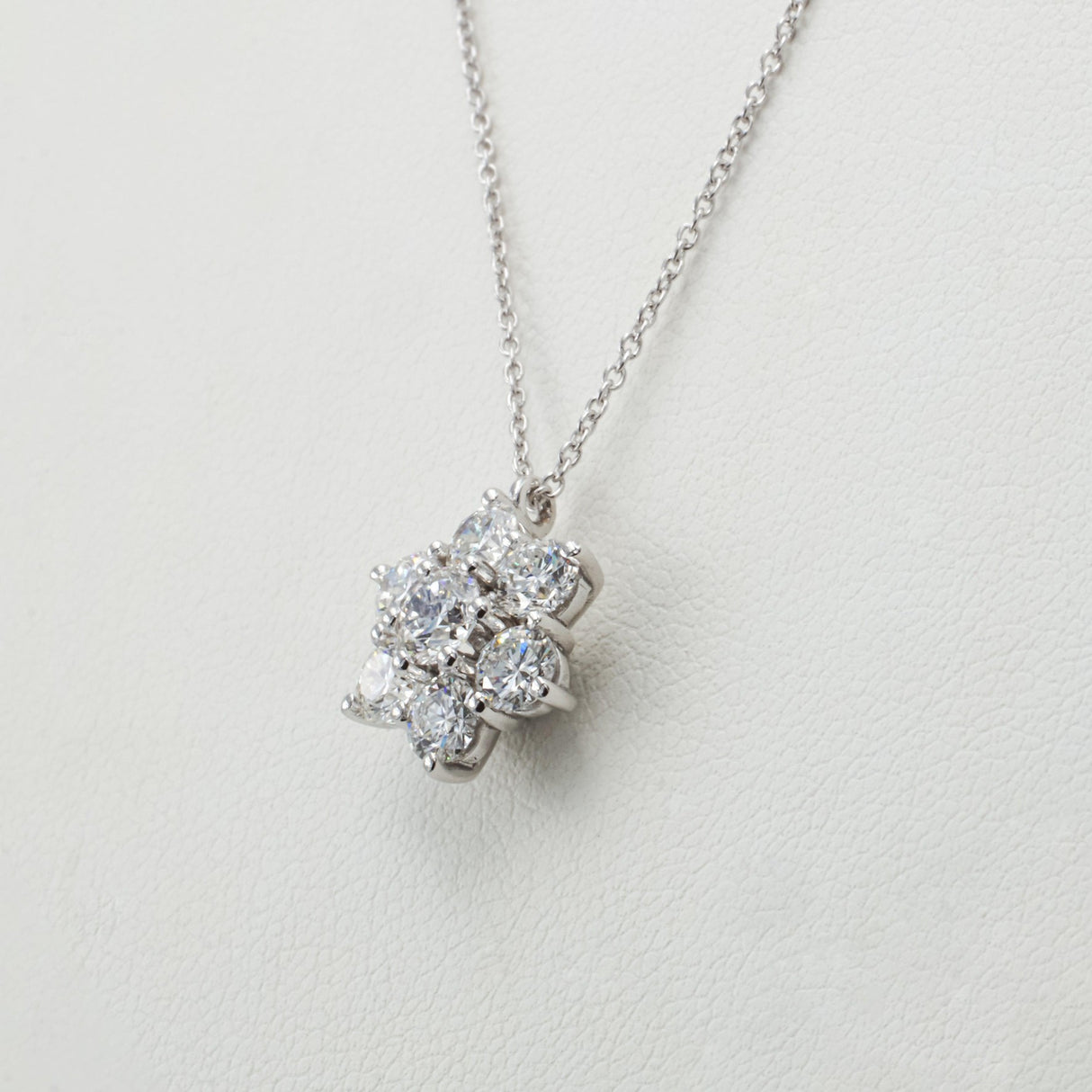 Girocollo Fiore di Diamanti Pendente-Girocolli-GRANARELLI-Gioielleria Granarelli